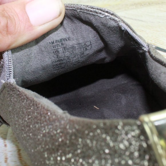 KENNETH COLE Kam Ruffle Pewter Slip-on Shoes Sz 2 - Picture 8 of 9